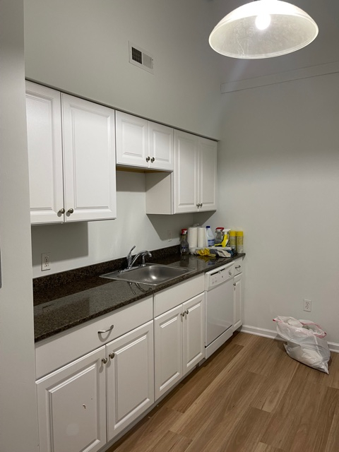 1375 North Ave - W307